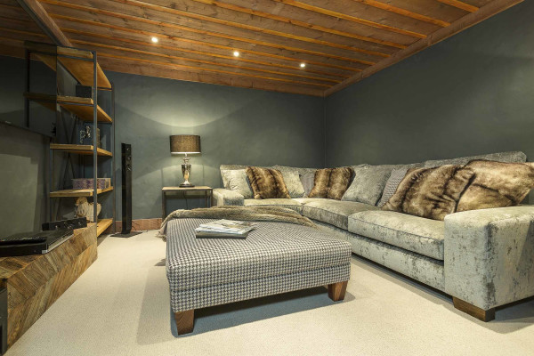 villa in Megève : Rent this luxurious 5 bedrooms chalet on the edge of Rochebrune, over-looking the stunning Mont Charvin. - Photo 17