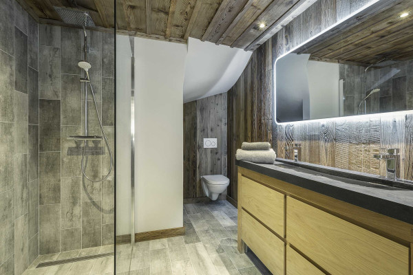 villa in Megève : Rent this luxurious 5 bedrooms chalet on the edge of Rochebrune, over-looking the stunning Mont Charvin. - Photo 14