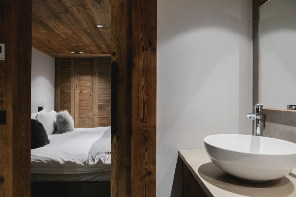 villa in Megève : Rent this fully staffed chalet over looking the stunning Mont d'Arbois in the heart of Megeve. - Photo 14