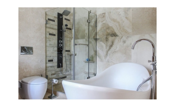 villa in Châteauneuf-Grasse : Rent wonderful newly renovated villa with private tennis court - Photo 7