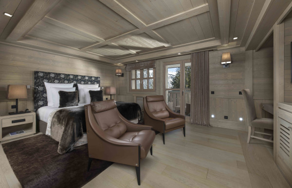 villa in Courchevel : Rent this ski in / Ski out Chalet on the Cospillot slopes for 12 guests. - Photo 2