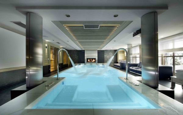 villa in Courchevel : Rent this ski in / Ski out Chalet on the Cospillot slopes for 12 guests. - Photo 0