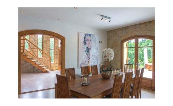villa in Châteauneuf-Grasse : Rent wonderful newly renovated villa with private tennis court - Photo 5