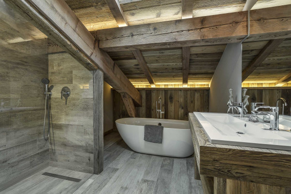 villa in Megève : Rent this luxurious 5 bedrooms chalet on the edge of Rochebrune, over-looking the stunning Mont Charvin. - Photo 10