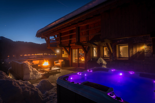 villa in Montriond : Rent the most prestigious and privileged Chalet in Morzine with 5 bedrooms, sitting high on the sunny side of the town. - Photo 6