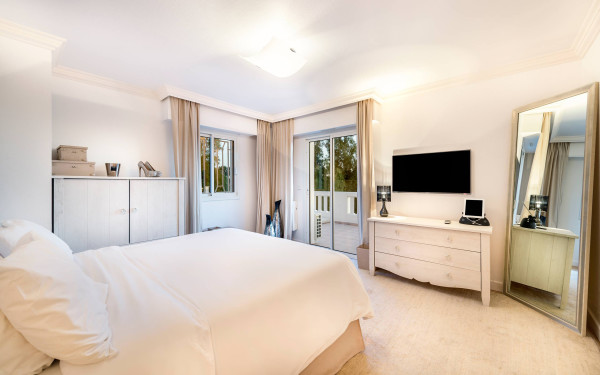villa in Cap-d'Ail : Rent magnificent villa with a wonderful sea view close to Monaco - Photo 21