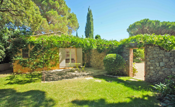 villa in Saint-Tropez : Rent provencal open-plan villa carefully decorated 3m walk from Pampellone’s best beaches - Photo 31