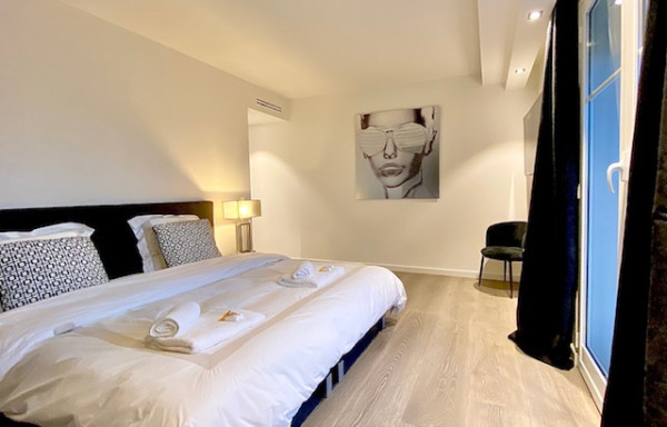 apartment in Cannes : Rent fantastic 3-bedroom apartment in Cannes within seconds from the Croisette and 3 minutes to the Palais des Festivals - Photo 5