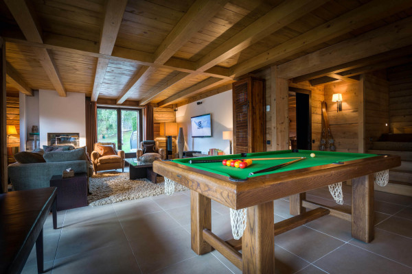 villa in Les Gets : Rent the most iconic Chalet in the Alps, located in the Chic Alpine resort of Les Gets. - Photo 3