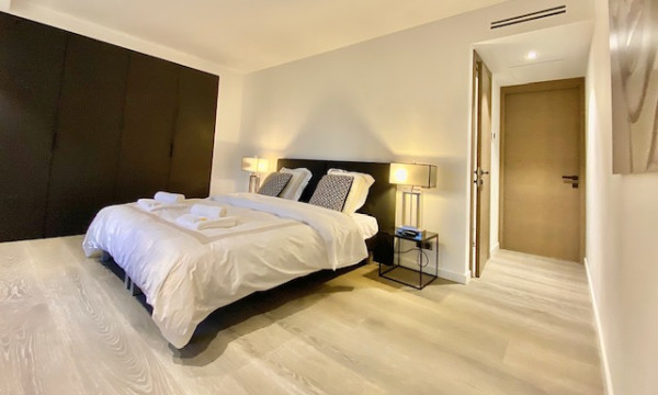 apartment in Cannes : Rent fantastic 3-bedroom apartment in Cannes within seconds from the Croisette and 3 minutes to the Palais des Festivals - Photo 4