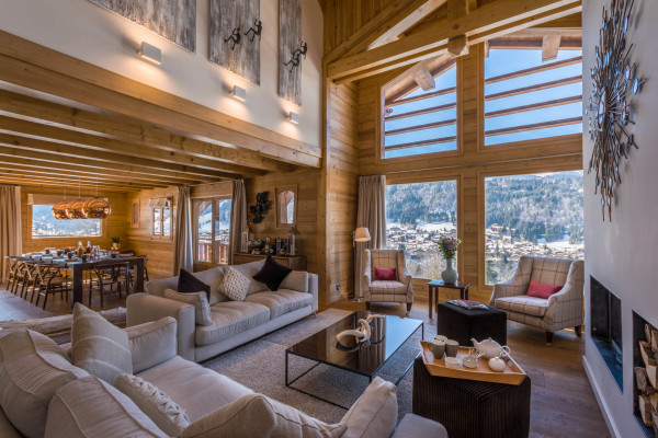 villa in Montriond : Rent the most prestigious and privileged Chalet in Morzine with 5 bedrooms, sitting high on the sunny side of the town. - Photo 4