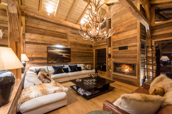 villa in Les Gets : Rent this one of the finest and  exquisitely renovated luxury alpine chalet with breathtaking views over the French ski resort of Les Gets and the ski slopes of the Portes du Soleil. - Photo 5