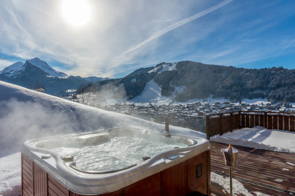 villa in Montriond : Rent the most prestigious and privileged Chalet in Morzine with 5 bedrooms, sitting high on the sunny side of the town. - Photo 7
