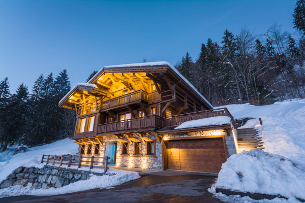 villa in Montriond : Rent the most prestigious and privileged Chalet in Morzine with 5 bedrooms, sitting high on the sunny side of the town. - Photo 5