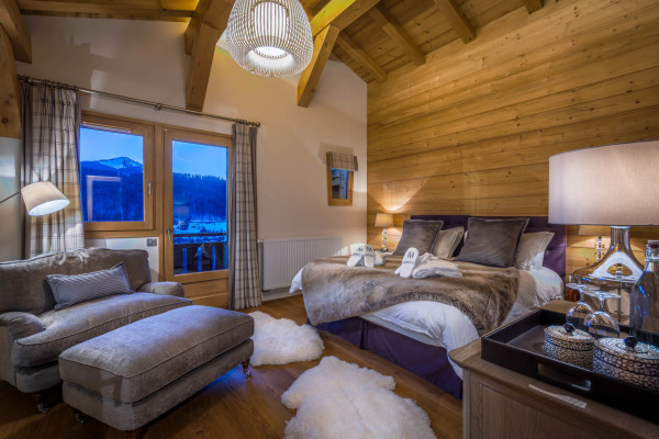 villa in Montriond : Rent the most prestigious and privileged Chalet in Morzine with 5 bedrooms, sitting high on the sunny side of the town. - Photo 3