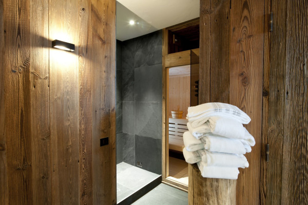 villa in Meribel : Rent this family Chalet for 10 guests in Musillon. - Photo 10