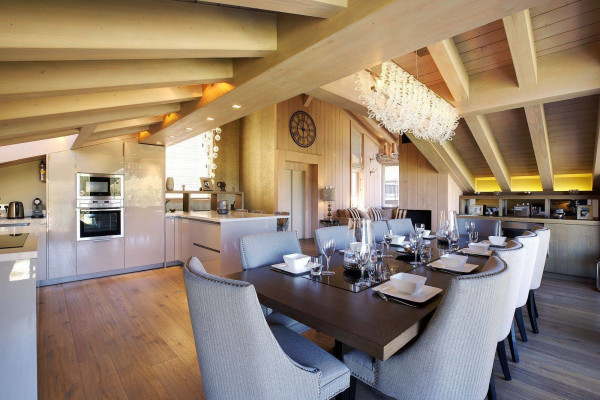 villa in Courchevel : Rent this 4 bedroom chalet in a well-known quiet place in Courchevel Moriond. - Photo 3