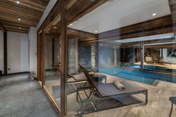 villa in St Martin de Belleville : Rent this modern and luxurious catered chalet with a lovely spa area in St Martin de Belleville. - Photo 16