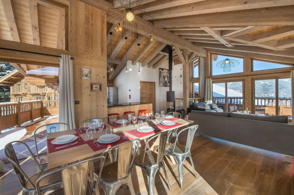 villa in Courchevel : Rent this beautiful new chalet decorated in traditional style in Courchevel Village. - Photo 6