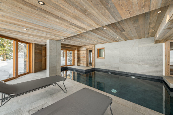 villa in Méribel : Rent this renovated chalet with a perfect location in Méribel station. - Photo 15
