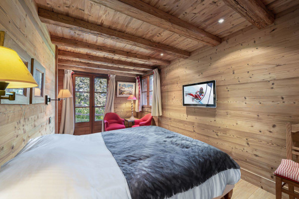 villa in Courchevel : Rent this nearby center of the resort and slopes in Courchevel Village. - Photo 5