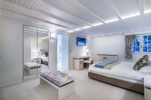 villa in Courchevel : Rent this beautiful ski in / Ski out chalet in the area of Belvedere in Courchevel Moriond. - Photo 6