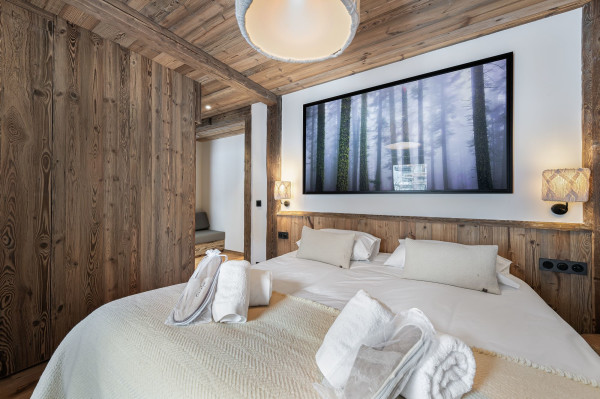 villa in Val d'Isere : Rent this 4 bedrooms chalet located in 'Le Fornet' with a sauna and jacuzzi. - Photo 6