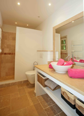 villa in Saint-Tropez : Rent provencal open-plan villa carefully decorated 3m walk from Pampellone’s best beaches - Photo 13