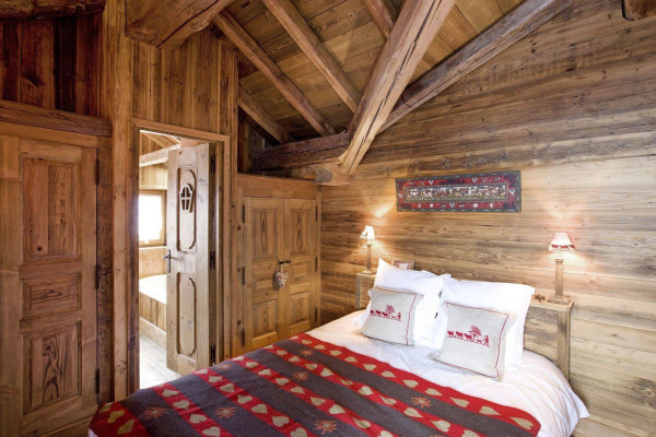villa in Courchevel : Rent this authentic mountain chalet in the District of Plantret. - Photo 9