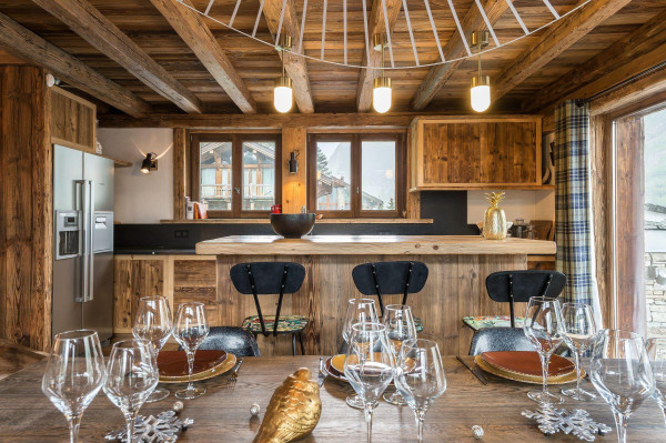 villa in Val d'Isere : Rent this chalet located in the hamlet of Le petit Alaska for 10 guests. - Photo 2