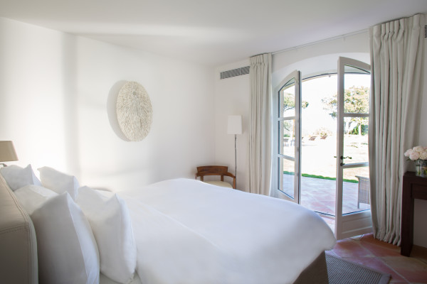 villa in St Tropez : Rent this gorgeous villa in a private and secured domain close to the Pampelonne Beaches and St Tropez lifestyle. - Photo 11