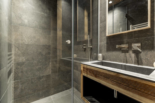 villa in Meribel : Rent  this renovated chalet at 5 mins walk from there center for 8 guests. - Photo 10
