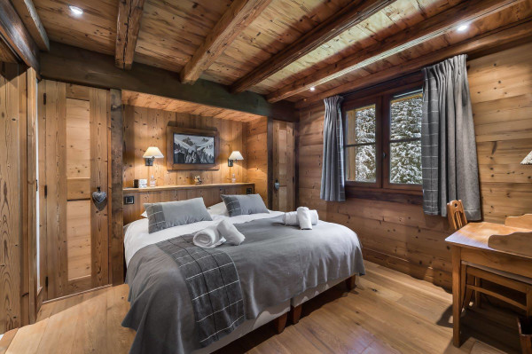 villa in Courchevel : Rent this nearby center of the resort and slopes in Courchevel Village. - Photo 12