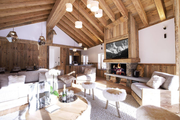 villa in Val d'Isere : Rent this 4 bedrooms chalet located in 'Le Fornet' with a sauna and jacuzzi. - Photo 0