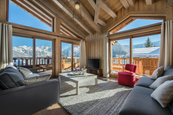 villa in Courchevel : Rent this beautiful new chalet decorated in traditional style in Courchevel Village. - Photo 3