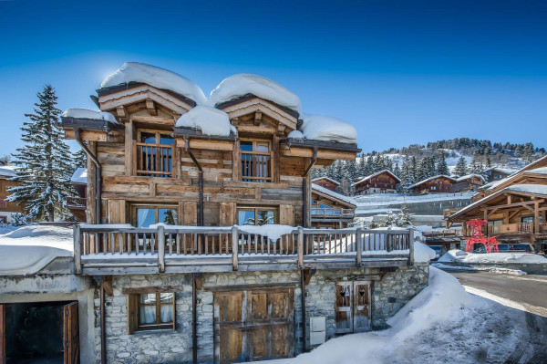 villa in Courchevel : Rent this authentic family Savoyard chalet in Les Chenus. - Photo 0