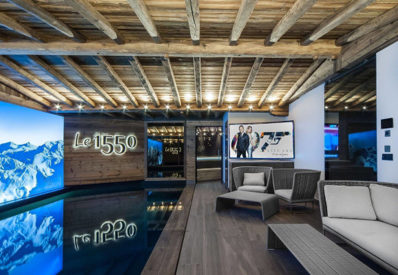 villa in Courchevel : Rent this contemporary and traditional chalet in Courchevel Village for 14 guests. - Photo 14