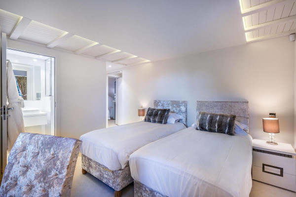 villa in Courchevel : Rent this beautiful ski in / Ski out chalet in the area of Belvedere in Courchevel Moriond. - Photo 4
