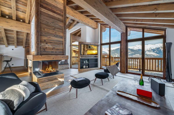 villa in Courchevel : Rent this chalet built in 2019 with all the amenities you may need for a lovely stay. - Photo 3