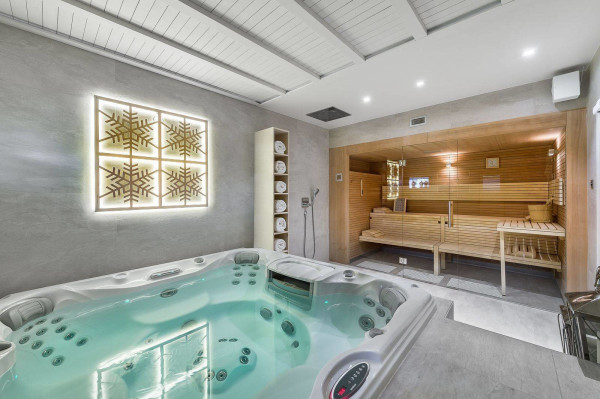 villa in Courchevel : Rent this beautiful ski in / Ski out chalet in the area of Belvedere in Courchevel Moriond. - Photo 3