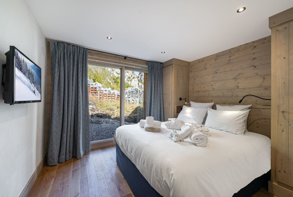 villa in Val d'Isere : Rent this ski in ski out chalet close to the accommodations in Val d'Isère. - Photo 13