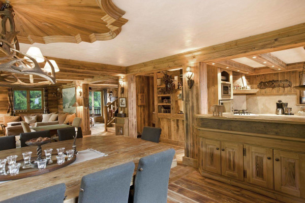 villa in Courchevel : Rent this authentic mountain chalet in the District of Plantret. - Photo 4