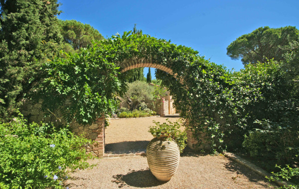 villa in Saint-Tropez : Rent provencal open-plan villa carefully decorated 3m walk from Pampellone’s best beaches - Photo 24