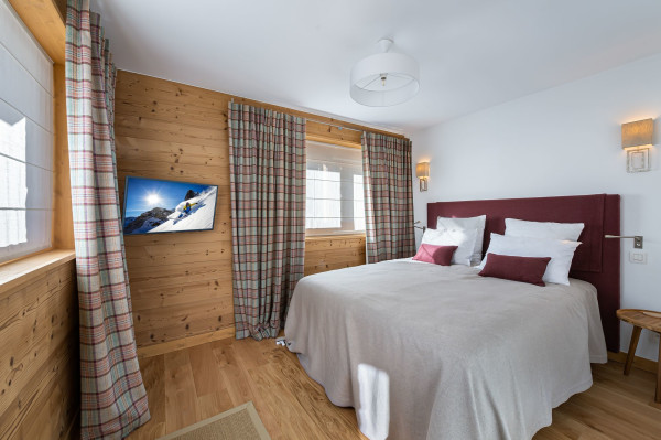 villa in Meribel : Rent this new built chalet in the Plateau of Méribel with a gorgeous view for 12 guests. - Photo 0