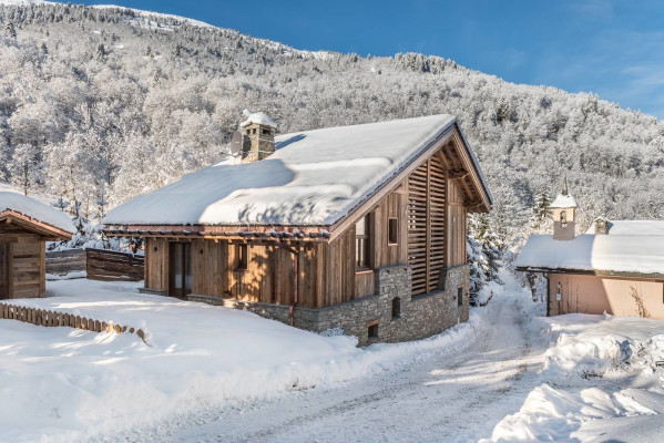 villa in Meribel : Rent this Warm and Cozy chalet in the Hamlet of Le Raffort for 12 guests. - Photo 0