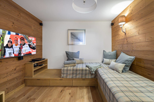 villa in Meribel : Rent this new built chalet in the Plateau of Méribel with a gorgeous view for 12 guests. - Photo 23