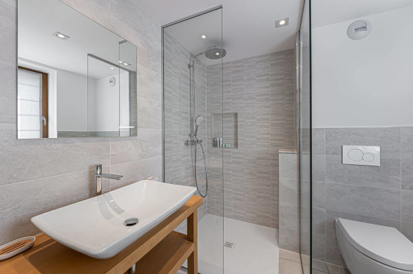 villa in Meribel : Rent this new built chalet in the Plateau of Méribel with a gorgeous view for 12 guests. - Photo 19