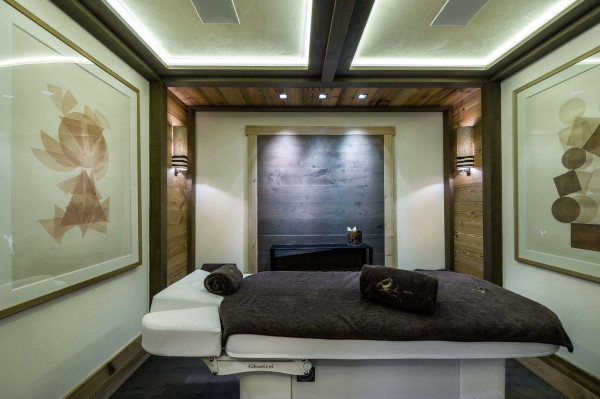 villa in Courchevel : Rent this ultimate luxury chalet of 6 ensuite bedrooms located in les Chenus. - Photo 19