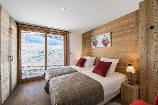 villa in Courchevel : Rent this beautiful new chalet decorated in traditional style in Courchevel Village. - Photo 13