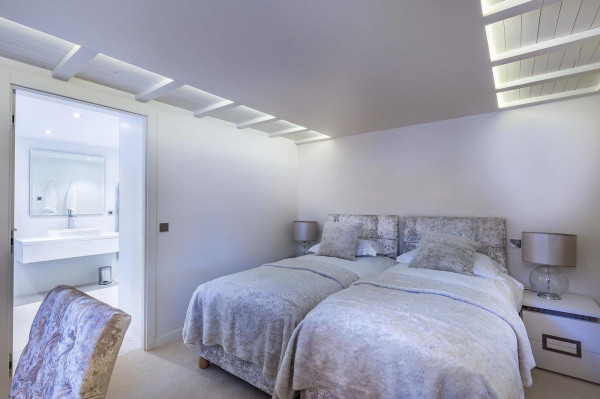 villa in Courchevel : Rent this beautiful ski in / Ski out chalet in the area of Belvedere in Courchevel Moriond. - Photo 9